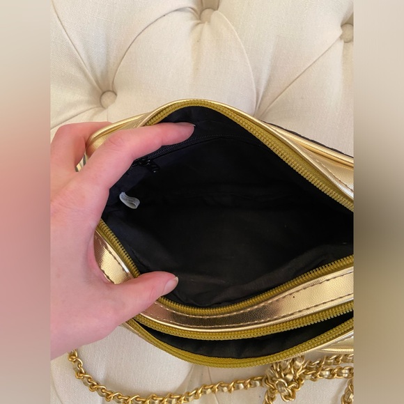 Vintage 80’s Black & Gold Purse - Picture 6 of 9